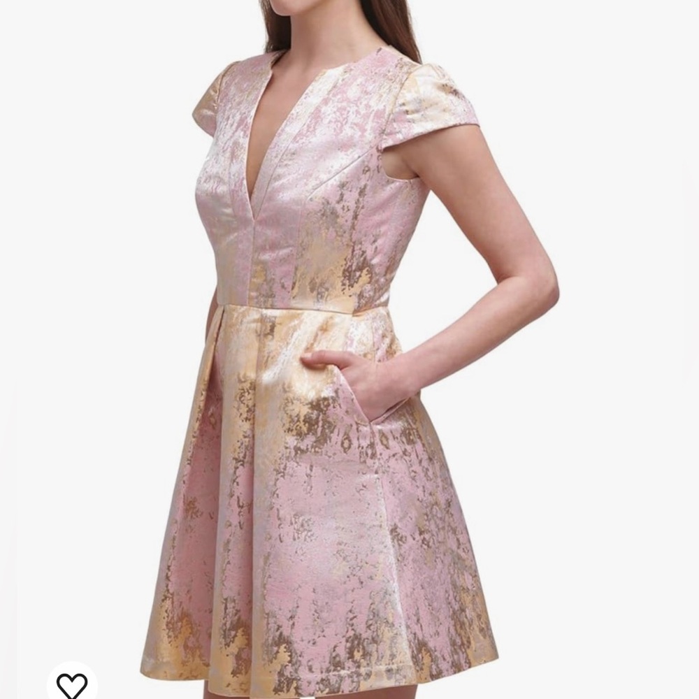 Vince Camuto‎ Women's Jacquard Cap Sleeve Fit and Flare Pink and Gold Size 6